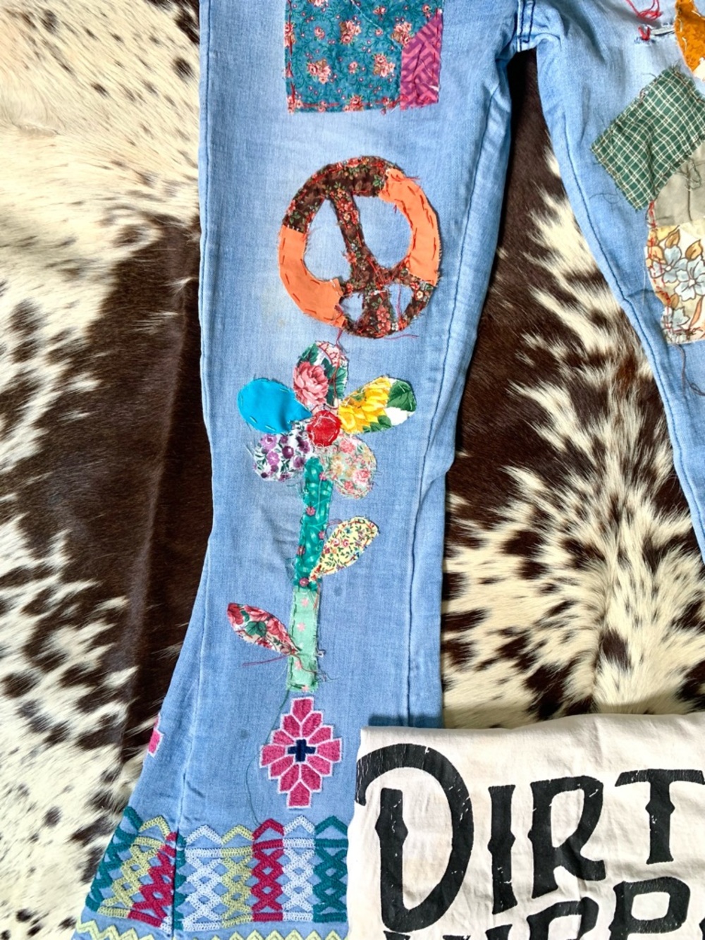 🌵Saints & Hearts Patchwork Hippie Embroidered Bell Bottoms Flare S🌵 - Picture 4 of 14